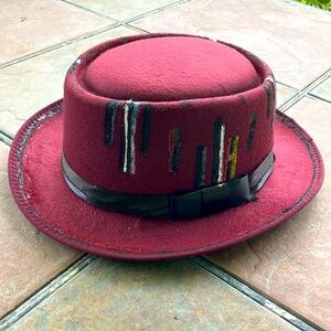 Burgundy Art Hat : The Musician